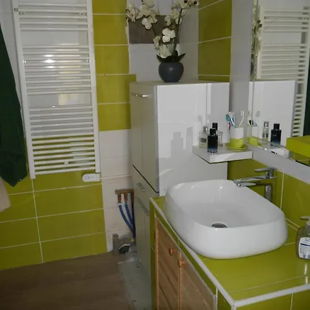 Casa vacanze Jolie Maison Lac De Sesquiers *