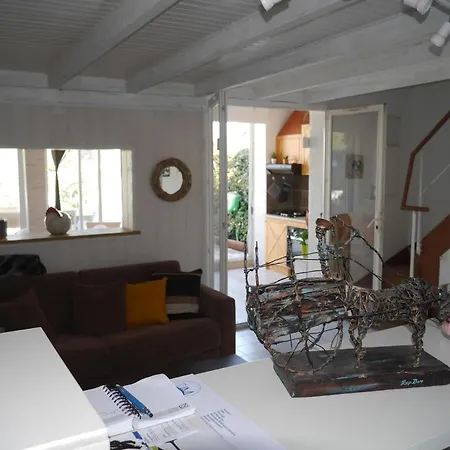 Casa vacanze Jolie Maison Lac De Sesquiers *